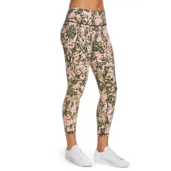 SWEATY BETTY Limited Edition Power Pocket Workout 7/8 Leggings Camo Floral Print - Picture 3 of 9